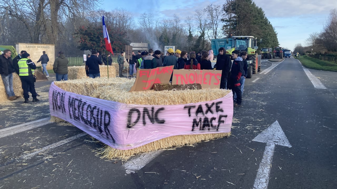 Les lycéens agricoles de Venours, à Lusignan (Vienne), participent au mouvement.
