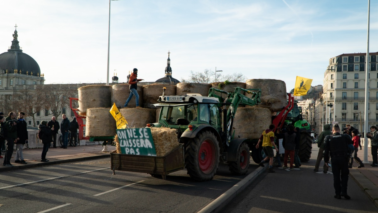 plus de 400 manifestants dans la rue