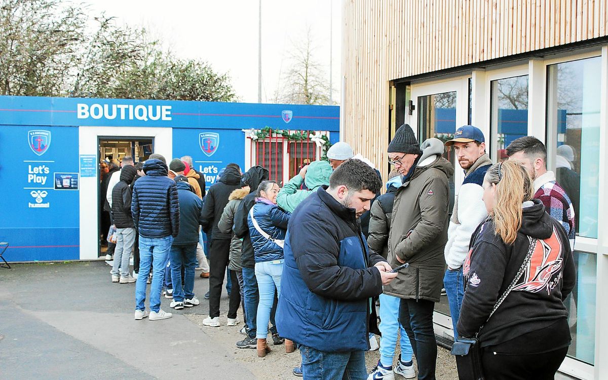 À Concarneau, ils se sont levés tôt pour obtenir leur billet pour le match contre le FC Nantes