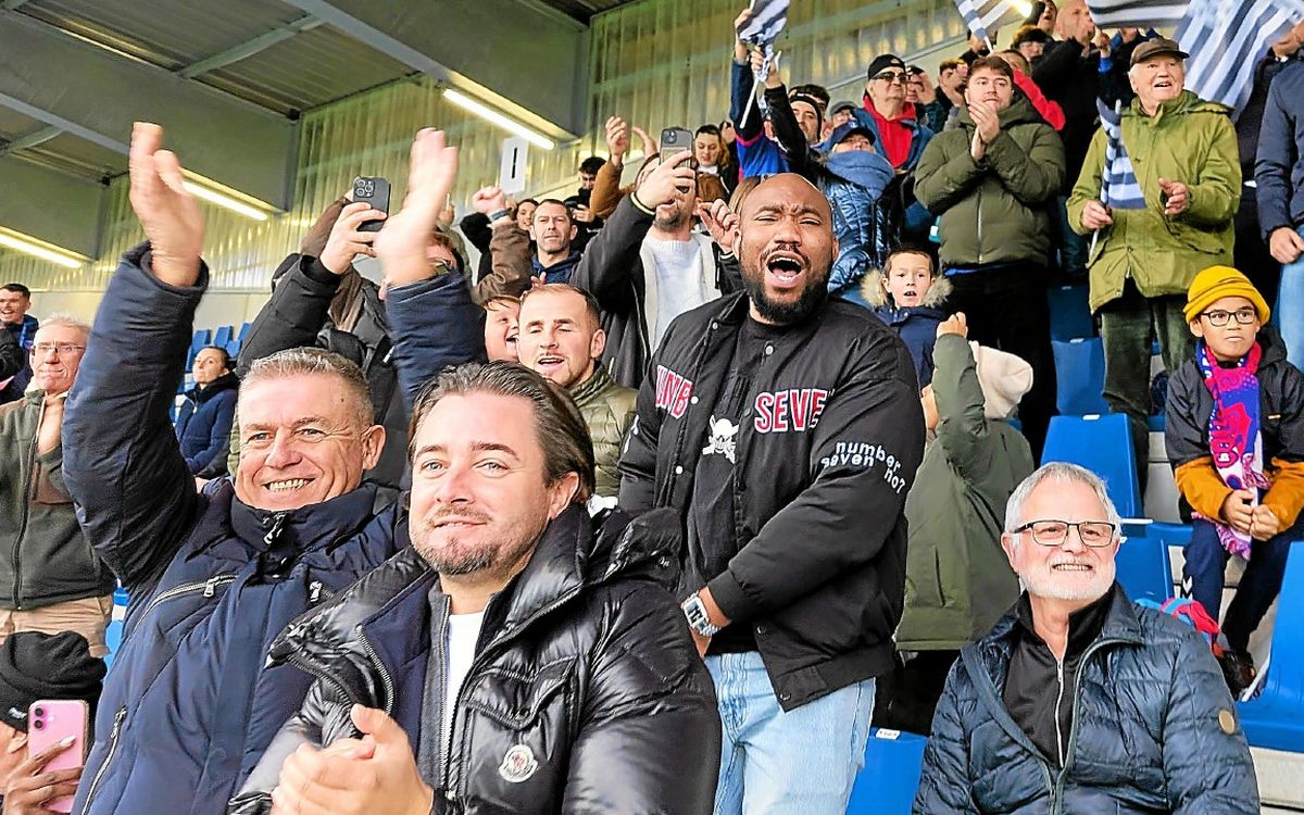 À Concarneau, ce dimanche 21 décembre, la nouvelle tribune est du stade Guy-Piriou s’est enflammée à chacun des trois buts marqués par l’USC. Dommage que le FC Nantes en ait marqué cinq…