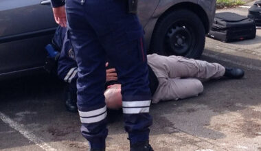 la douane le pince avec 22 000 euros de drogue dans un sac