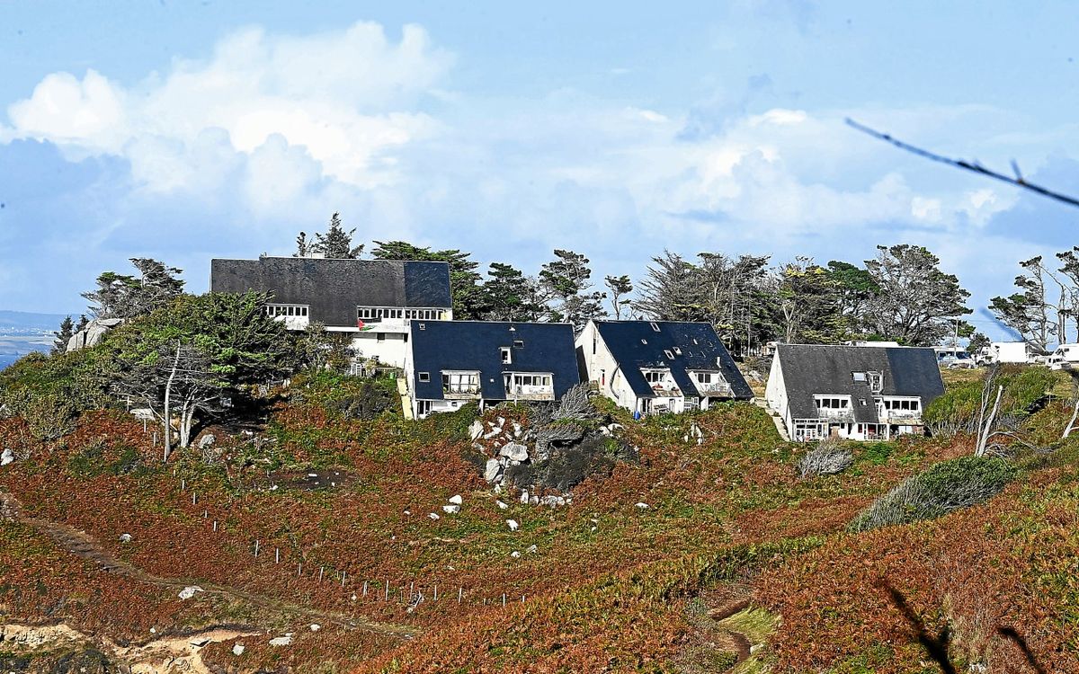 Roches Blanches à Douarnenez : le tribunal de Rennes estime la vente déjà actée et écarte la demande de suspension