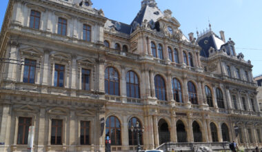 la CCI de Lyon alerte sur de faux comptes liés à la cryptomonnaie