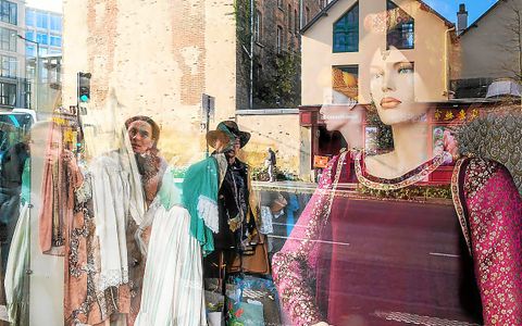 La boutique Rennes des costumes se situe au numéro 16 de la rue de l’Alma.