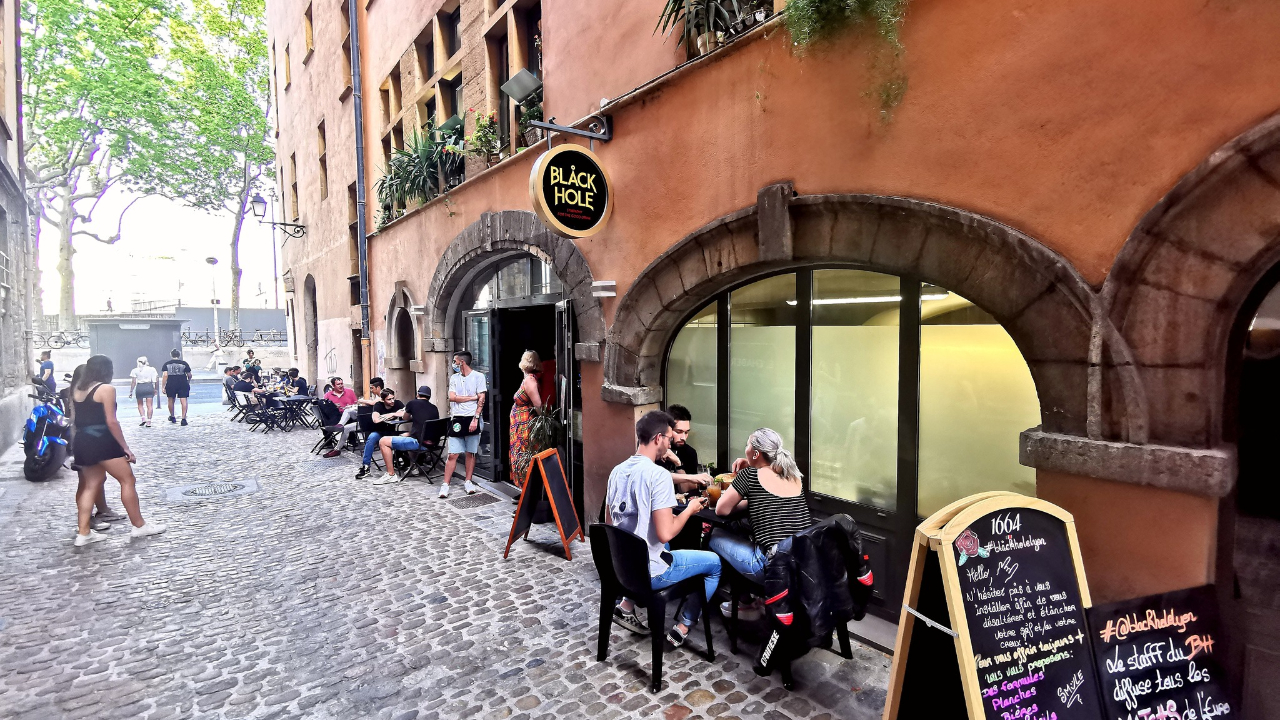 Le videur d'un bar du Vieux Lyon passe à tabac un client, il est condamné à de la prison ferme
