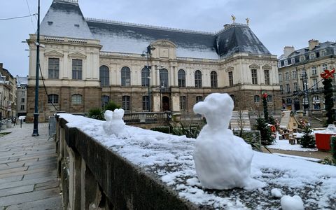 DIRECT - La moitié de la Bretagne s'est réveillée sous la neige [En images]