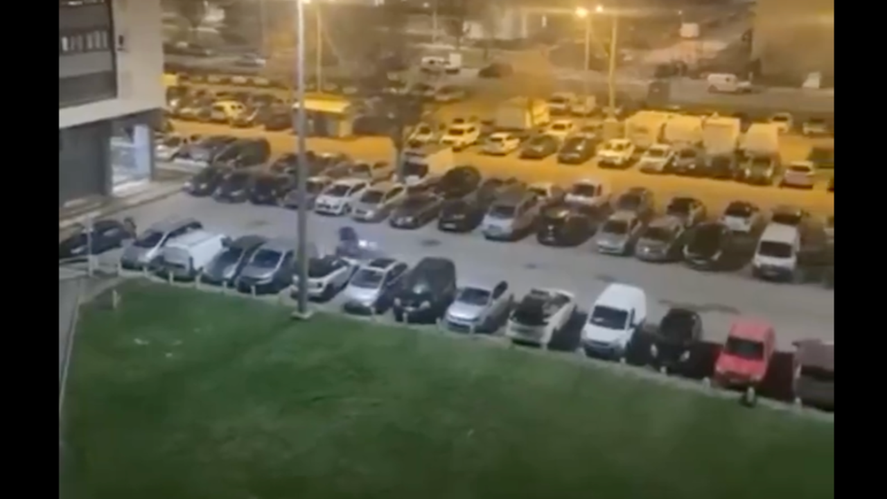 Sur un scooter, deux individus tirent à l'arme de guerre devant plusieurs points de deal à Vénissieux