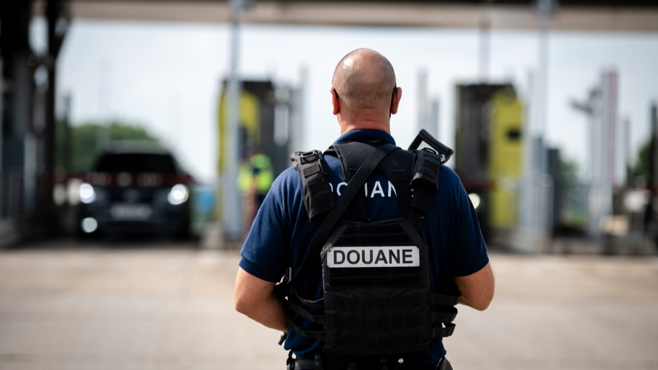 Malgré sa tentative de passer sous les radars, une mule stoppée par les douanes près de Lyon