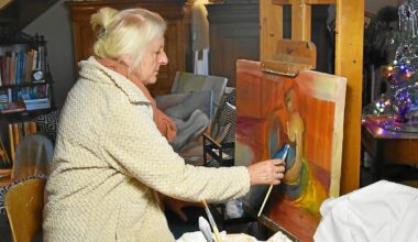 « Je suis tellement bien en Bretagne » : de Liège aux monts d’Arrée, Marie-Kristin Delmotte a fait voyager ses toiles