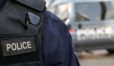 « C’est moi qui ai mis fin à mes jours » : un octogénaire retrouvé mort dans une ruelle à Paris, un mot retrouvé dans ses poches