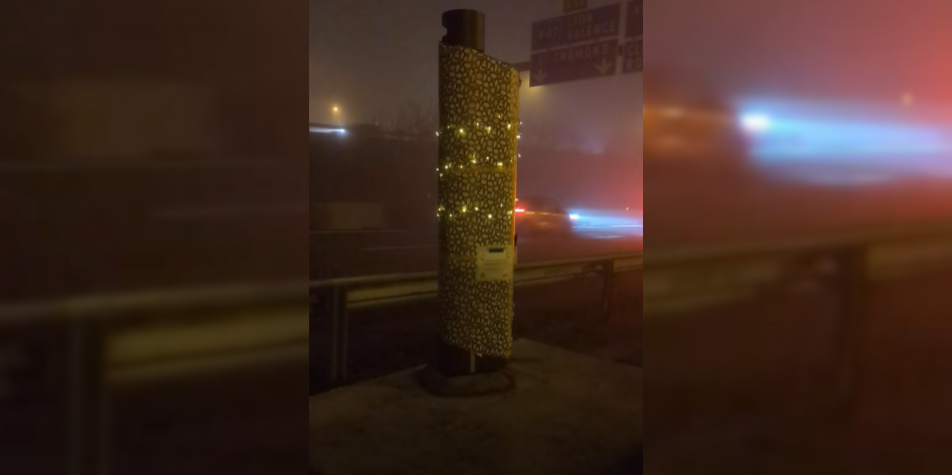 Saint-Étienne : un radar de la RN88 emballé avec du papier cadeau pour Noël