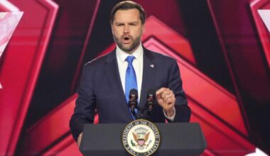 Antisémitisme, théories complotistes... La coalition Maga de Donald Trump se divise publiquement à l’AmericaFest