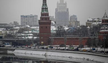 Une des tours du Kremlin (au 1er plan) à Moscou, le 1er février 2022