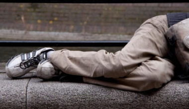 un SDF retrouvé mort dans la rue cette nuit