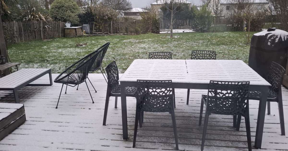 Rennes se réveille sous la neige en ce matin de Noël