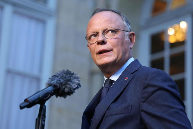 Le maire du Havre, Edouard Philippe, devant l’hôtel Matignon, à Paris, le 2 septembre 2025.