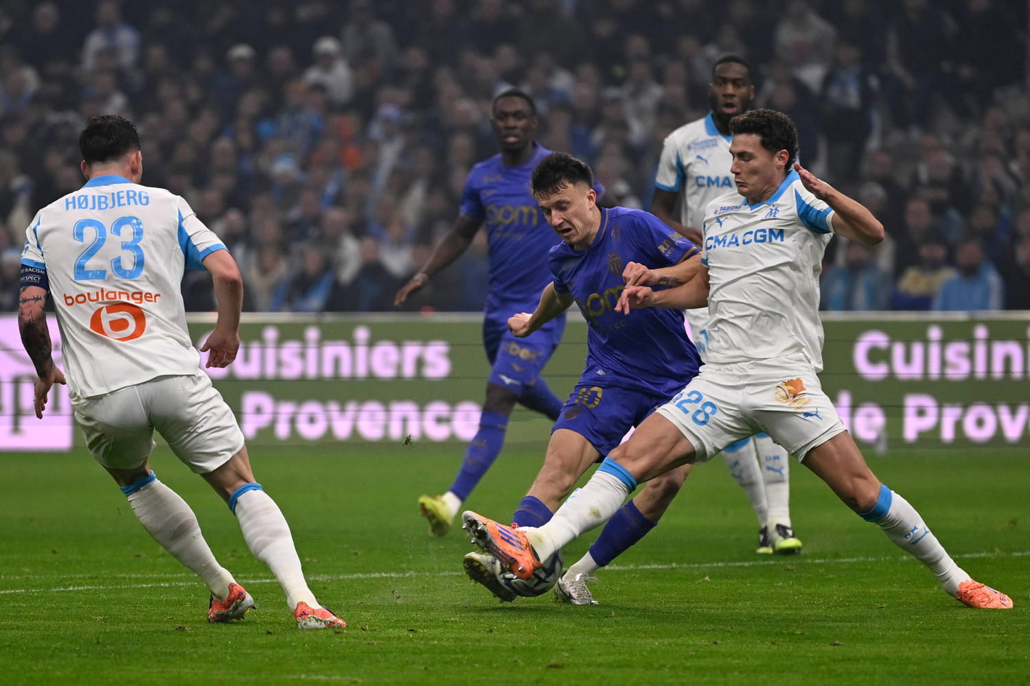 Marseille - Monaco : dans un choc spectaculaire, l'OM remonte sur le podium grâce à Greenwood, le résumé du match