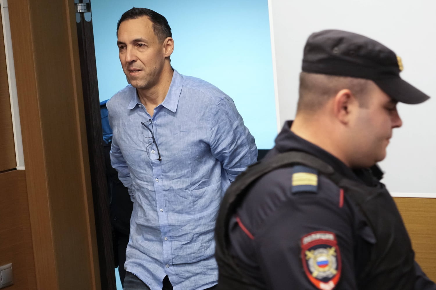 pourquoi Moscou dit-elle que la libération de Laurent Vinatier dépend de la France ?