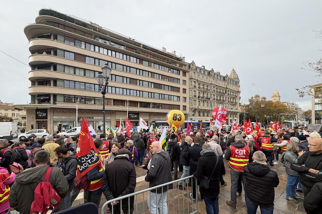 Depuis Toulon, le refus d’un « budget catastrophique et austéritaire »