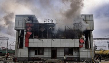 La Russie poursuit ses frappes alors qu’Ukrainiens et Américains négocient en Floride