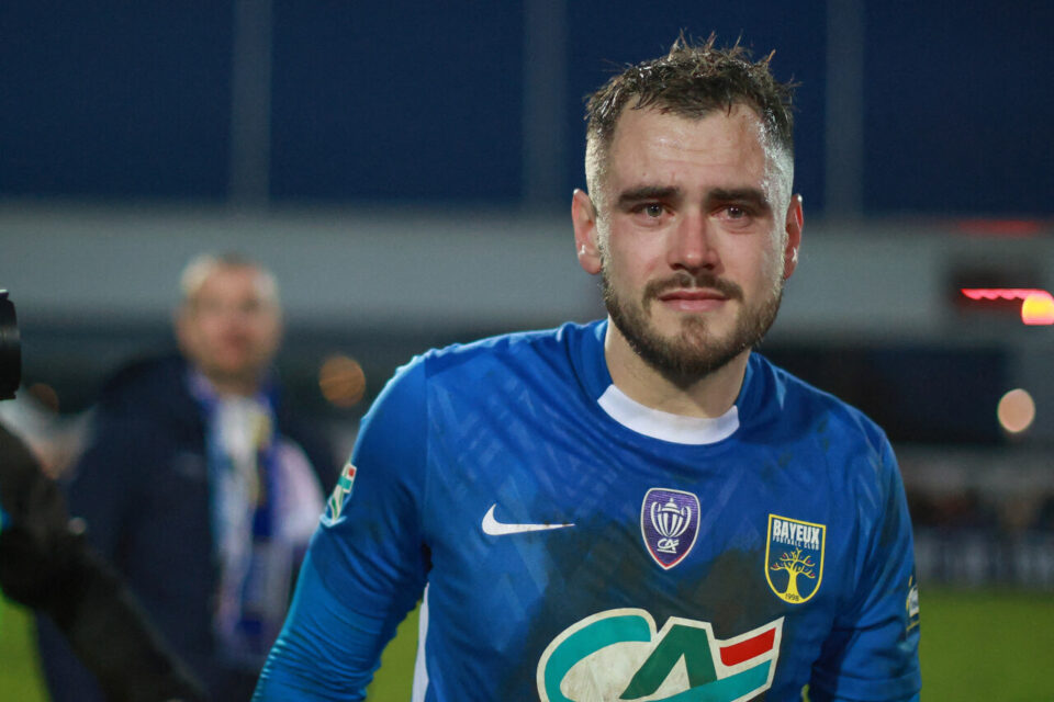 Les émotions dans les yeux de l'attaquand Romain Guillotte (Bayeux FC) après la qualification en 16e de finale de la Coupe de France.