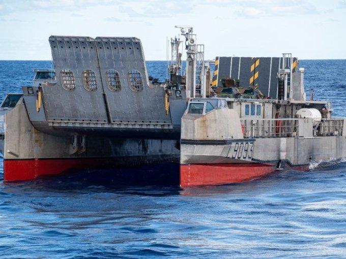 La Flottille Amphibie (…)