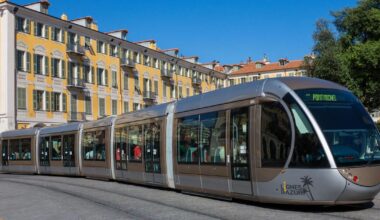 Estrosi propose la gratuité des transports pour les retraités, la gauche dénonce une copie de son programme