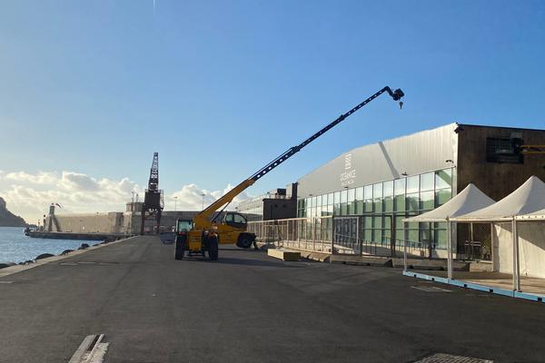 Des travaux d’isolation phonique au centre des congrès du port, début octobre. Ci-dessous : Jean-Sébastien Martinez, directeur de l’office de tourisme métropolitain. 