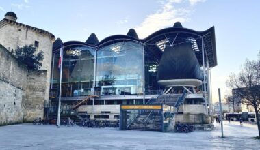 Près de Bordeaux, le serial tagueur d’insultes racistes et de croix de Lorraine doit être jugé pour Noël