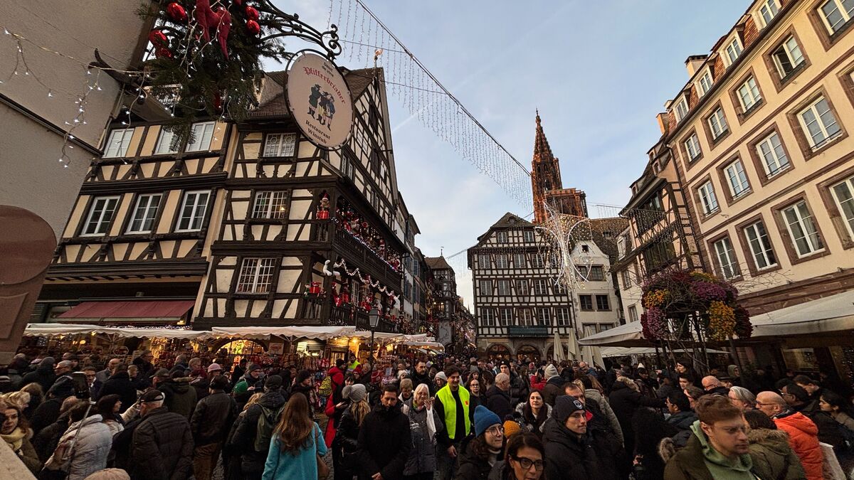 Municipales 2026 : face au surtourisme, un candidat à la mairie de Strasbourg souhaite rendre payant le marché de Noël