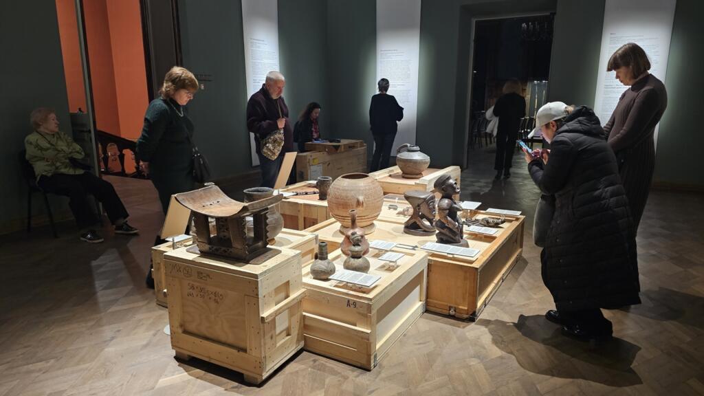 L'exposition « Africa direct » du musée Khanenko de Kiev permet aux curieux de s'ouvrir au monde par la découverte d'objets d'art et d'histoire en provenance de 18 pays africains.