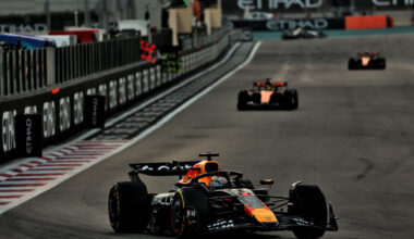 DIRECT. F1, GP d’Abou Dhabi : Verstappen retrouve la tête devant Piastri, Norris menacé par Leclerc... suivez la course