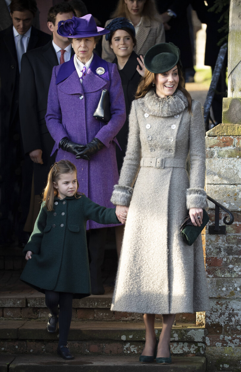 La princesse Catherine, avec sa fille Charlotte à la marche de Sandringham, le 25 décembre 2019.