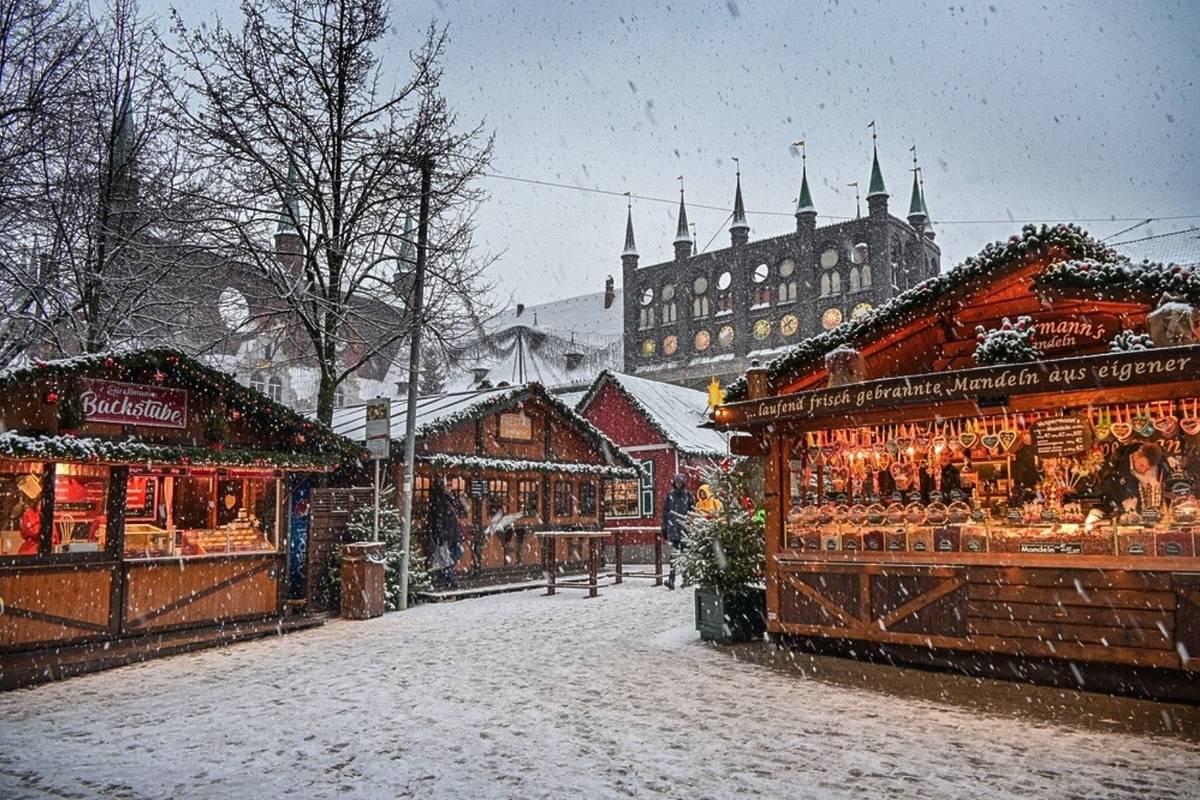 Ce marché de Noël médiéval aux 180 stands se tient tous les ans depuis 1684 et il est accessible à 1h30 de Paris