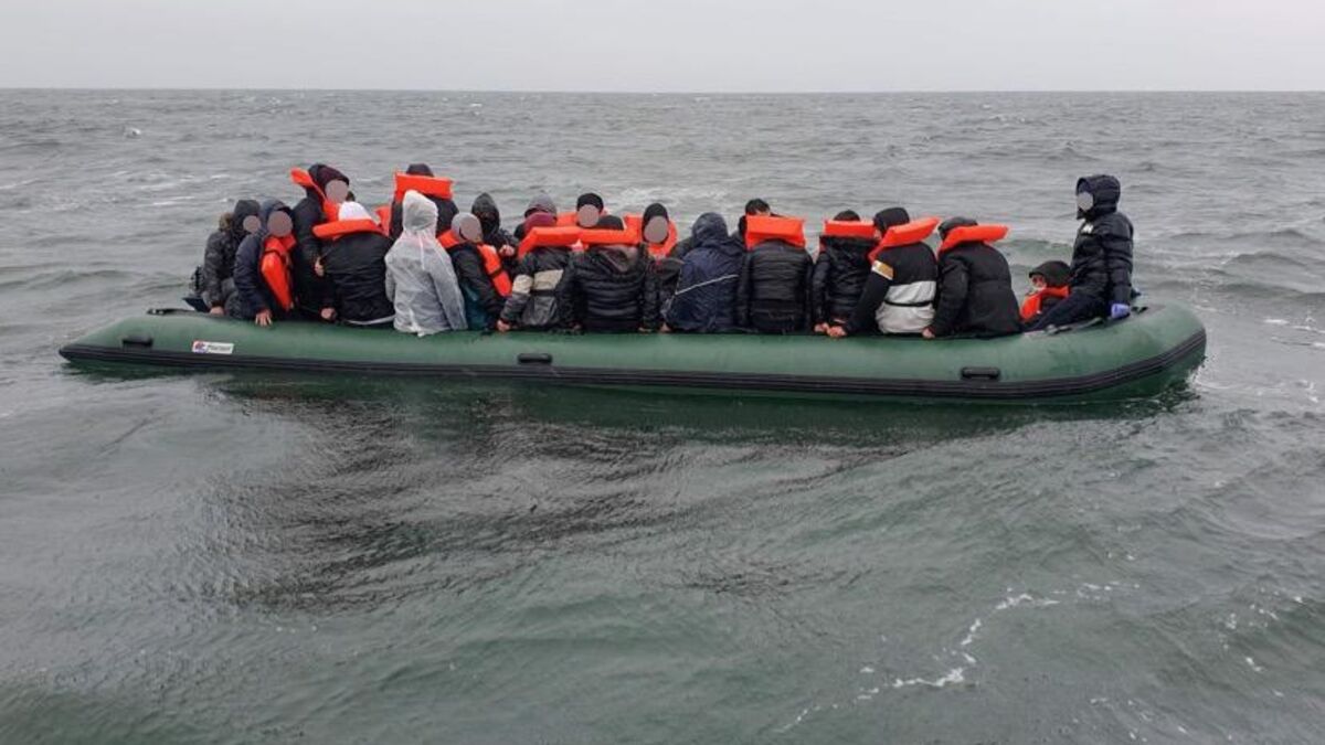 Profits records et go fast de matériel nautique… À Lille, un vaste réseau de passeurs de migrants devant la justice