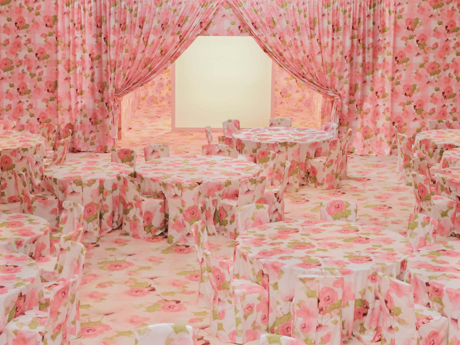 we are ona x india mahdavi intrieur rempli de tissus fleuris