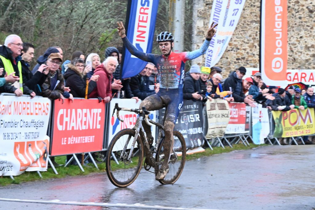 Sud Gironde – CYCLISME — — Cavalier seul de Mathieu Morichon pour le cyclo-cross de Montbron Eymouthiers