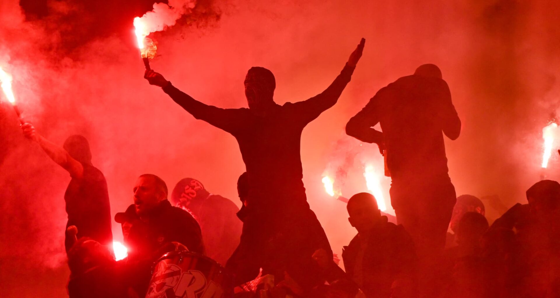 "J'ai vu des gens chahutés mais pas de coups", un supporter de Nice livre son témoignage sur l'incident avec Moffi et Boga
