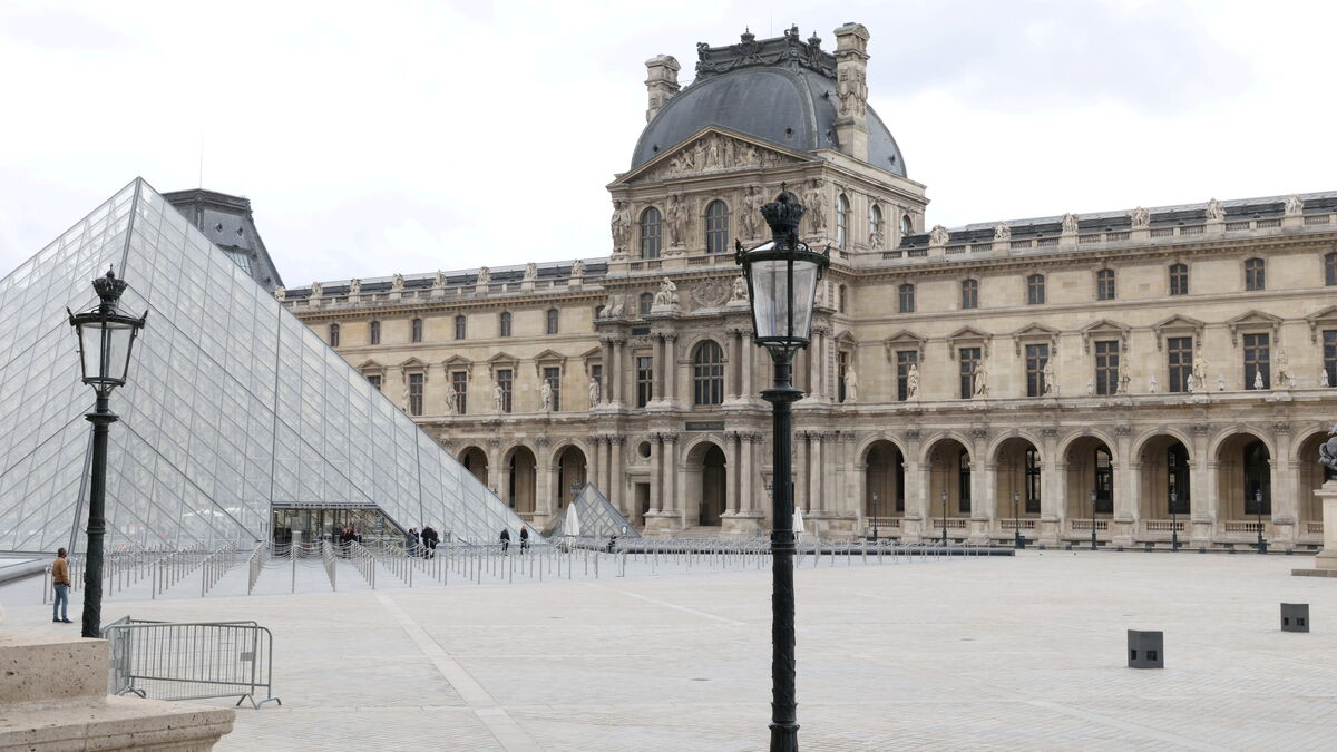 « Ras le bol d’être pris pour des cons » : pourquoi les agents du musée du Louvre menacent de se mettre en grève