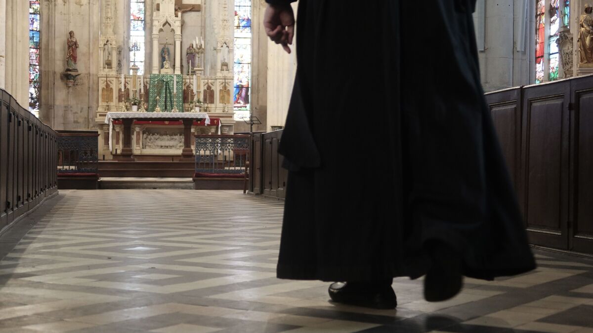 Un paroissien soupçonné d’avoir escroqué 32 prêtres parisiens pour plus de 230 000 euros