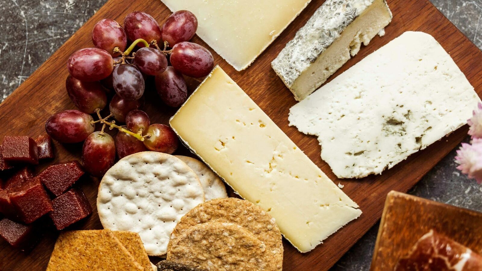 Manger des fromages gras pourrait vous aider à mieux vieillir en protégeant votre cerveau