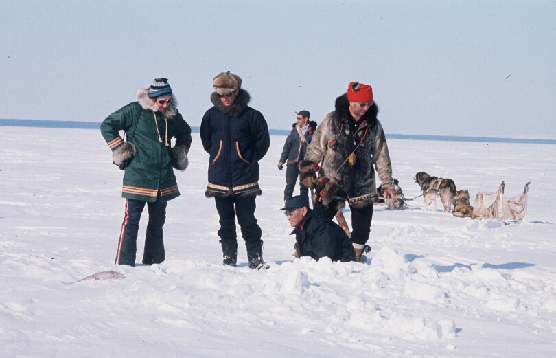 Le prince Charles lors de son expédition dans l'Arctique canadien, en 1975.