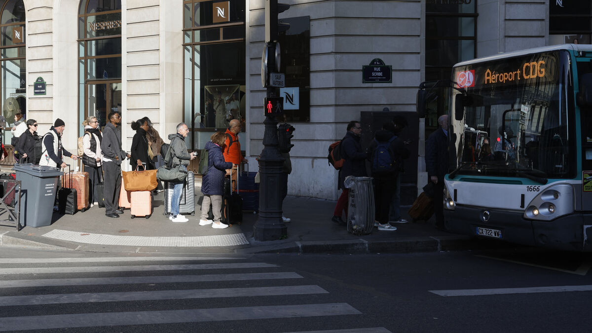 Le Roissybus, qui relie Paris à l’aéroport Charles-de-Gaulle, sera supprimé à partir de mars 2026