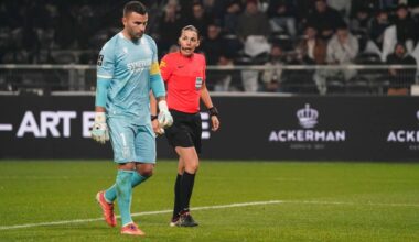 Anthony Lopes avec le brassard de capitaine lors du match à Angers.