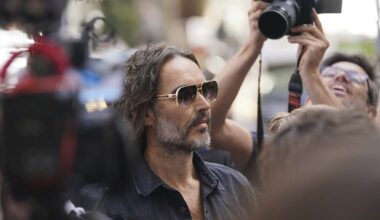 nouvelles inculpations de viol et d’agression sexuelle contre le comédien Russell Brand