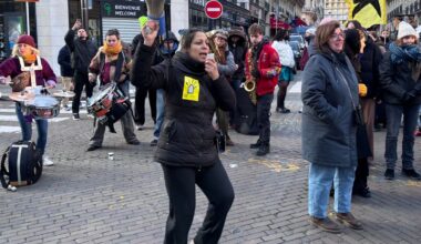 « Vivre dehors est une condamnation à mort » : à Paris, les associations exigent la réquisition des logements vides