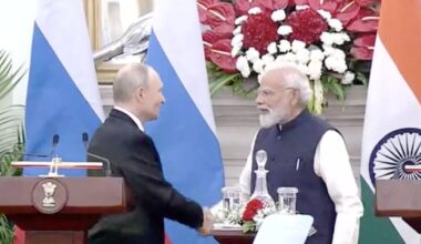 Rencontre officielle à New Delhi entre le président russe Vladimir Poutine et le Premier ministre indien Narendra Modi, illustrant le rapprochement stratégique entre l’Inde et la Russie.