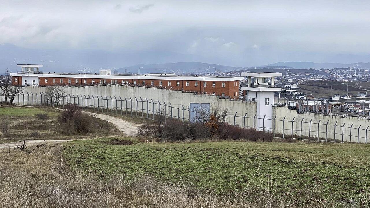 Cellules de prison à louer au Kosovo - Accents d'Europe
