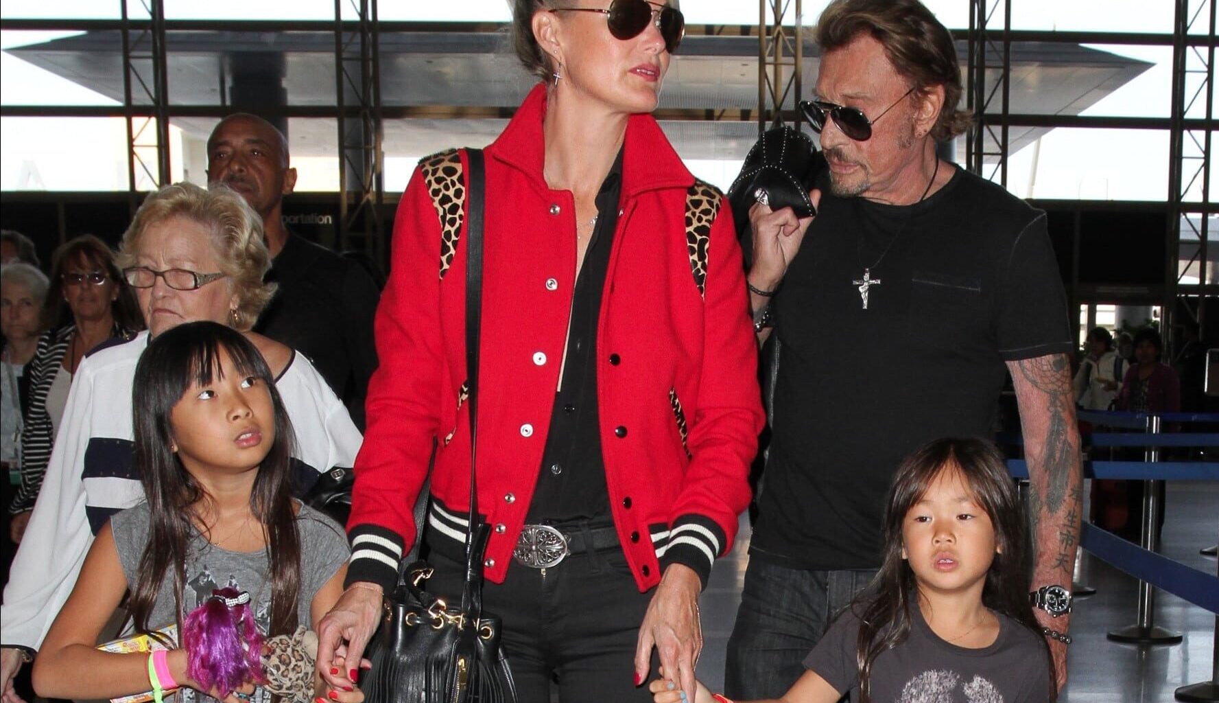 Laeticia, Jade et Joy Hallyday publient de vibrants hommages à Johnny, 8 ans après sa mort