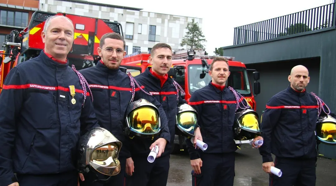 « Il était accroché à son réfrigérateur, en panique totale » : ces pompiers rennais décorés